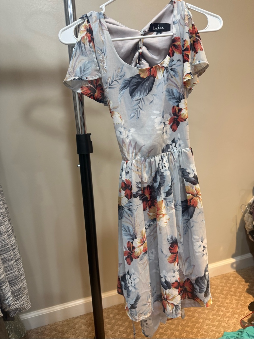 Lulu's Light Gray Floral Cold-Shoulder Midi Dress with Coral & Navy Blooms